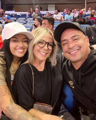 Filha de Carla Perez e Xanddy afirma que os pais apoiam seu namoro com mulher (Foto: Instagram)