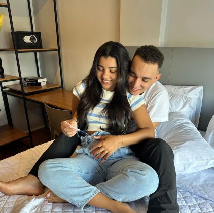 Ary Mirelle respondeu algumas perguntas de seguidores nos stories do Instagram e revelou como ficou sabendo que estava grávida de João Gomes. (Foto: Instagram)