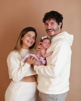 A influenciadora digital reconhece que será um desafio adaptar-se à presença de uma babá nos cuidados com a filha, uma vez que se acostumaram a ser apenas eles desde o primeiro dia de vida de Lua Di Felice. (Foto: Instagram)