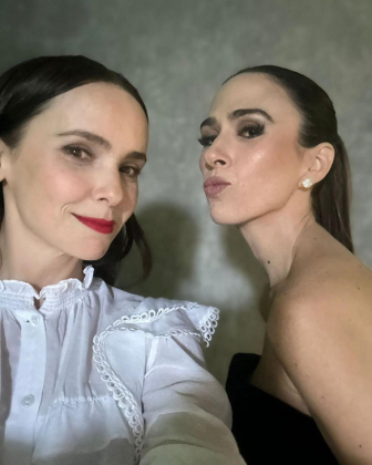 Débora Falabella e Tatá Werneck interpretam as irmãs Lucinda e Anely na trama. (Foto: Instagram)