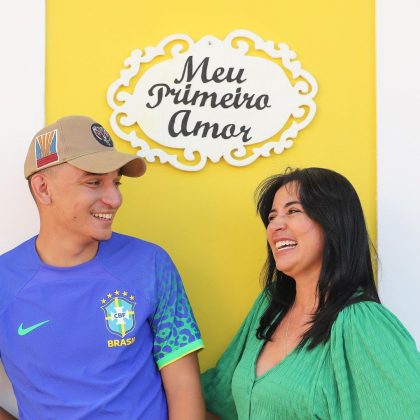 Na época, Kátia Gomes, mãe do cantor, celebrou o fim da relação. (Foto: Instagram)