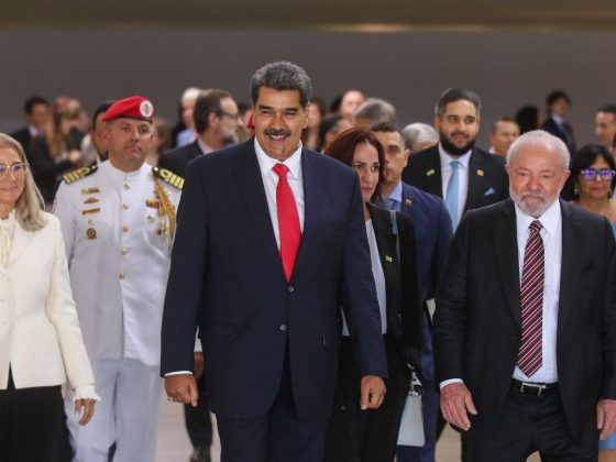Ao longo dos primeiros seis meses do governo Lula, foi garantido na reaproximação do Brasil com a Venezuela, doze reuniões do presidente e de integrantes do primeiro e segundo escalão para discutir a relação com os venezuelanos (Foto: Agência Brasil)