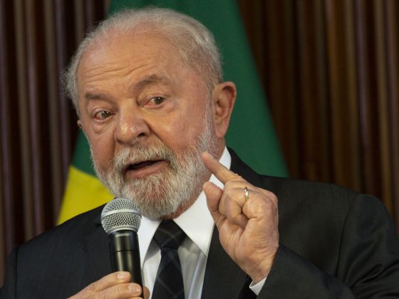Lula aumenta voz em reunião com ministros e cobra as nomeações e negociações (Foto: Agência Brasil)