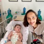 Letícia Cazarré busca aprimoramento em curso para cuidar da filha Maria Guilhermina: "Vim aprender na prática" (Foto: Instagram)