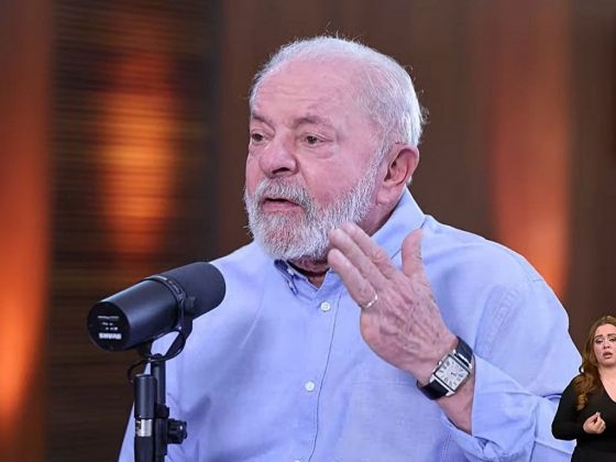 O presidente Luiz Inácio Lula da Silva (PT) revelou que realizará uma cirurgia no quadril em breve. Ele contou que possui um problema antigo na cabeça do fêmur, e que a dor se tornou frequente ultimamente. (Foto: Canal Gov)