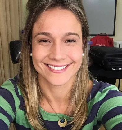 Fernanda Gentil foi contratada da Globo durante 15 anos, e migrou do esporte para o entretenimento, mas não obteve o sucesso esperado. (Foto: Instagram)