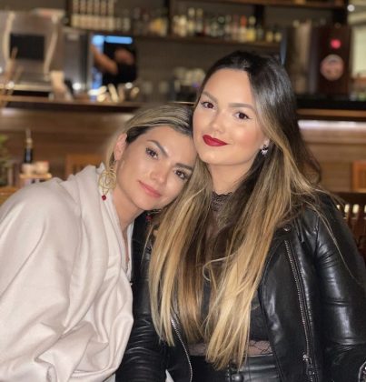 A atendente ainda chamou outra colega para confirmar a semelhança entre Kelly e Suzanna. (Foto: Instagram)