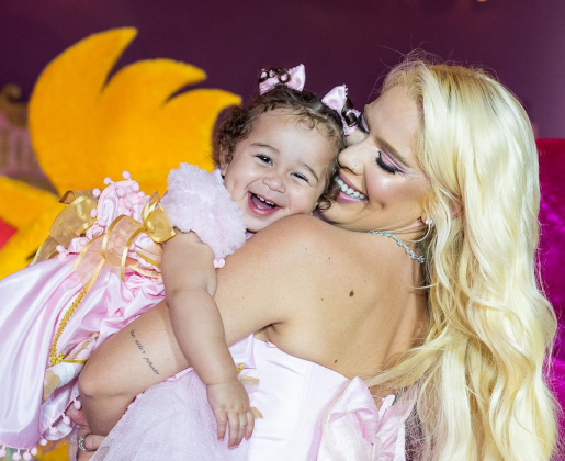 A influenciadora confirmou que houve uma expulsão no aniversário de 1 ano de sua filha, Cecília. (Foto: Instagram)