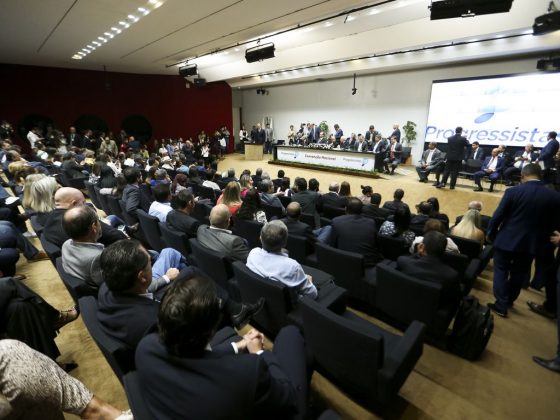 Devido a muitas pautas importantes no Congresso Nacional, o atual governo de Lula (PT), liberou R$ 13,7 bilhões em emendas parlamentares, até o momento de sua gestão para conseguir aprovação de projetos (Foto: Agência Brasil)