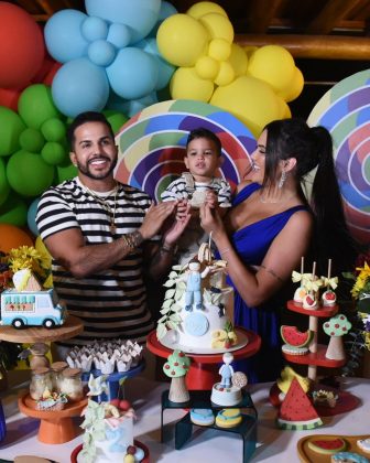 De acordo com o portal LeoDias, Babal revelou ao site que ele e Emily curtiram a festa pelo bem do filho e que eles não teriam dormido juntos (Foto: Instagram)