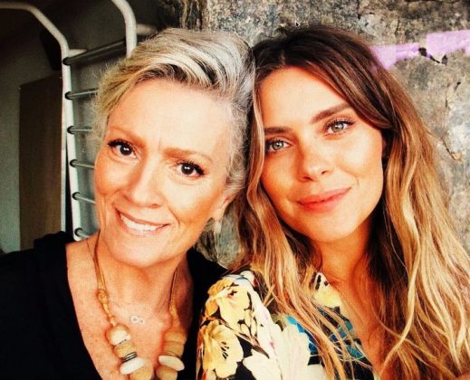 Nesta quinta-feira (24), Carolina Dieckmann escreveu uma homenagem para a mãe Maíra Dieckmann, que faleceu após ter um mal súbito há exatos quatro anos. (Foto: Instagram)