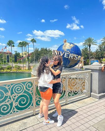 O pedido de casamento aconteceu na última sexta-feira (25), no parque Universal Studios, em Orlando, na Flórida. (Foto: Instagram)