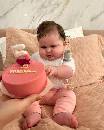 Viih Tube abriu o coração sobre como vêm enxergando o crescimento da filha, Lua Di Felice, completou 5 meses de vida. (Foto: Instagram)