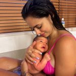 Bruna Biancardi mostra primeiro banho de banheira junto com a Mavie (Foto: Instagram)