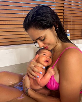 Bruna Biancardi mostra primeiro banho de banheira junto com a Mavie (Foto: Instagram)