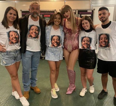Familia de Ana Benevides é recebida em show de Taylor. (Foto: Instagram)