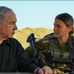 Netanyahu desafia ameaças dos EUA e reafirma determinação de Israel em enfrentar inimigos, mesmo que sozinho. (Foto: Instagram)