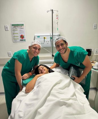 Na tarde desta quinta-feira (09), Ary Mirelle, namorada de João Gomes, passou por uma cirurgia e o cantor descreveu como "um sucesso!" (Foto: Instagram)