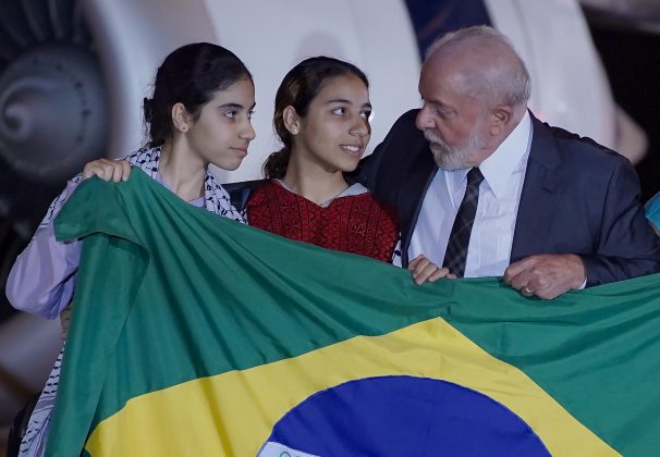 Nesta segunda-feira (13), o presidente Lula sancionou, sem vetos, diversas mudanças na Lei de Cotas para universidades e institutos federais de ensino superior (Foto: Agência Brasil)