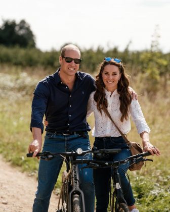 Os fãs da Família real, principalmente do príncipe Harry e da Kate Middleton, já notaram que o herdeiro do trono, não usa aliança de casamento, enquanto sua esposa, usa o anel de ouro galês (Foto: Instagram)