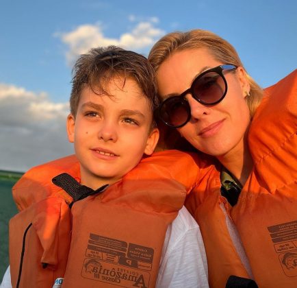 A apresentadora Ana Hickmann, estaria dificultando que o seu ex-marido, Alexandre Correa, veja o filho do casal (Foto: Instagram)
