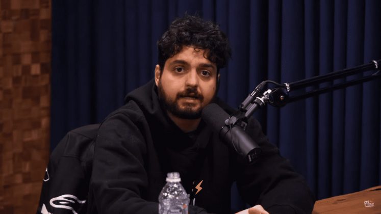 Em julho de 2019, ele afirmou ser capitalista e "dono dos meios de produção" em um tweet. (Foto Redes Sociais)