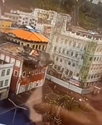 O prédio já estava em risco. (Foto: reprodução vídeo Instagram)