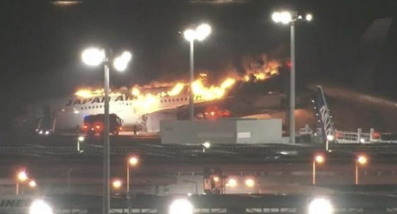 Alguns voos estavam sendo desviados para o aeroporto de Narita, na província de Chiba. (Foto: reprodução vídeo Instagram)