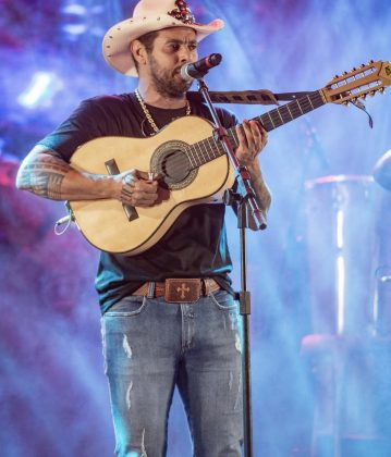 "Falei com ele ontem, estava sorridente, confiante e tranquilo, mas infelizmente, não aguentou", disse Diego Diniz, que cuidava da carreira do cantor. (Foto: Instagram)