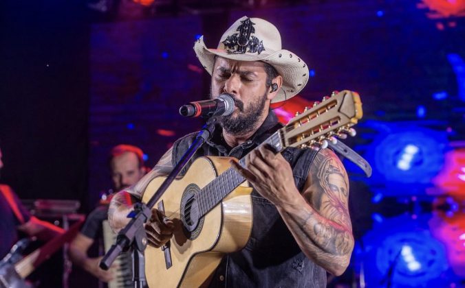 Sozinho, Carreiro lançou duas músicas recentemente, dentre elas Meu Avô e Bagulho é Louco Mano. (Foto: Instagram)