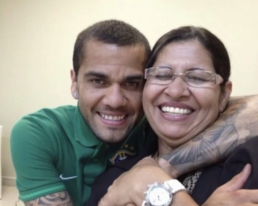 Mãe de Daniel Alves divulga nome e foto da mulher que o acusa de abuso. (Foto: Instagram)