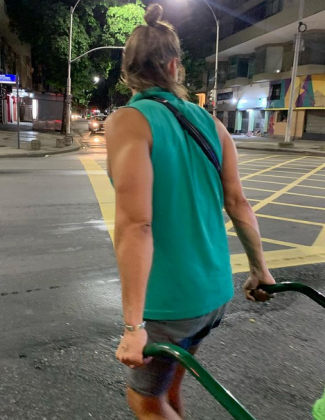 "É sobre empreender. Botar a cara. Aqui não tem vítima, tem herói", postou (Foto: Instagram)