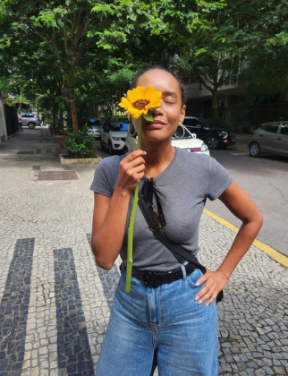 nesta segunda-feira, dia 08 de janeiro, após sentir dores na coluna”, disse (Foto: Instagram)