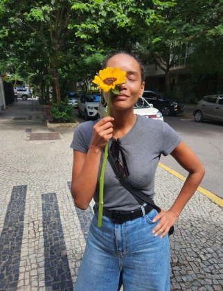“Oi, amores. Essa mensagem é para agradecer todas as mensagens de carinho que recebi durante esses dias!" (Foto: Instagram)