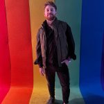 "Essa é a minha realidade, minha experiência. Não tenho nada a esclarecer, pois para mim é simples: sou gay. É assim desde sempre, desde que me entendo por gente", compartilhou o ator. (Foto Instagram)