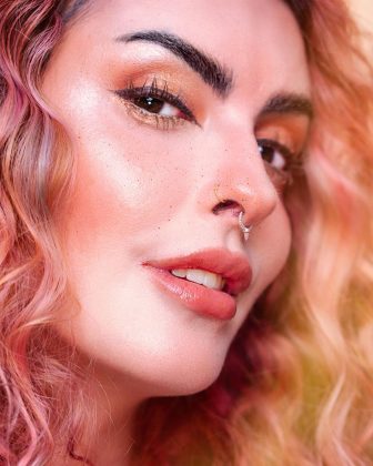 A influenciadora Karen Bachini começou a fazer tatuagens. (Foto Instagram)