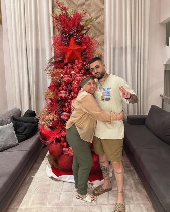 A mãe de MC Kevinho, Sueli Azevedo, fez um desabafo comovente nas redes sociais sobre como descobriu o câncer. (Foto Instagram)