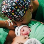João Gomes conta que filho recém-nascido não se mexia antes do parto: "Pedi muito a Deus". (Foto Instagram)