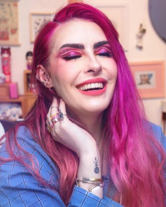 "Vamos falar da tatuagem? Vamos. Comecei a tatuar há cerca de um ano, nunca fiquei com nenhum dinheiro cobrado." (Foto Instagram)