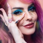 Já com relação ao valor cobrado, Karen escreveu: "Sobre a precificação do trabalho de um artista. Isso nem devia estar sendo discutido porque a gente precisa valorizar o artista e não desvalorizar o trampo dele." (Foto Instagram)