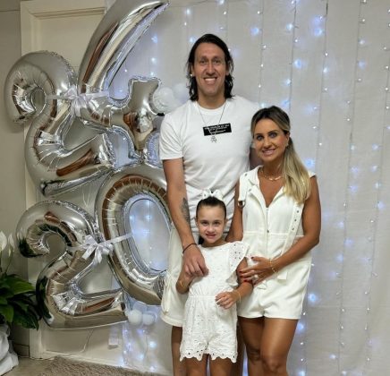 Cássio Ramos, goleiro do Corinthians, confunde decoração de ano novo e vira meme: "2420". (Foto: Instagram)