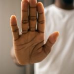 A vítima recebeu atendimento em um hospital que faz parte da Rede de Atenção às Vítimas de Violência (RAVVS) em Maceió, apresentando sangramento e dores na região. (Foto Pexels)