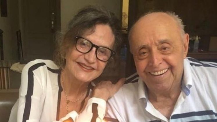 O casal que celebra mais de seis décadas juntos se juntou à onda do desafio que envolve cada pessoa postar uma foto ao lado de seu amor. (Foto Redes Sociais)