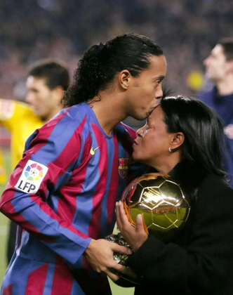 Ronaldinho já foi por duas vezes eleito o melhor jogador do mundo. (Foto: Instagram)