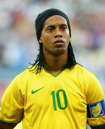 Ronaldinho era famoso por sua habilidade técnica, dribles desconcertantes e passes criativos. (Foto: Instagram)