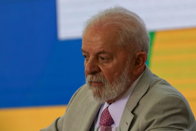 Lula busca soluções para reverter a queda de popularidade e manter o apoio político. (Foto: Reprodução: Instagram)