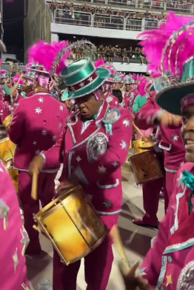 As cores da Mangueira em destaque nos seus membros. (Foto: Instagram)