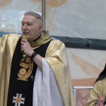 le foi ordenado sacerdote em 1994. (Foto: Instagram)