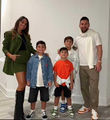 O casal, junto há anos, tem três filhos e atualmente reside em Miami, nos Estados Unidos. (Foto: Instagram)
