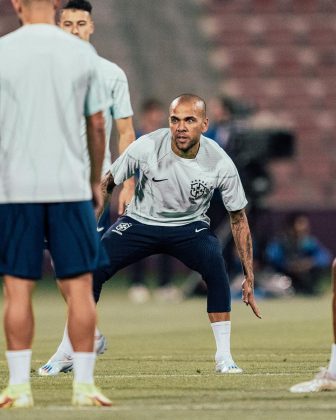 A estátua em homenagem ao ex-jogador de futebol e nativo de Juazeiro, Daniel Alves. (Foto Instagram)